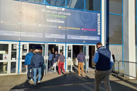 Porte d'entrée du Salon des Artisans en Coopérative