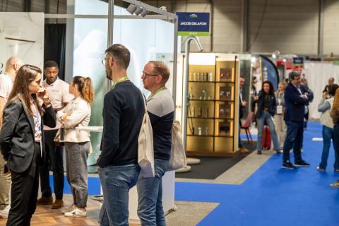 Échanges entre artisans de la coopérative IMS et des marques partenaires